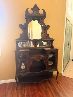 Vintage Showcase Cabinet