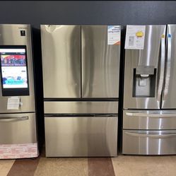 Scratch  AND  Dent Samsung Bespoke 4 Door French Door Refrigerator With Beverage Center  AND  Ice Maker
