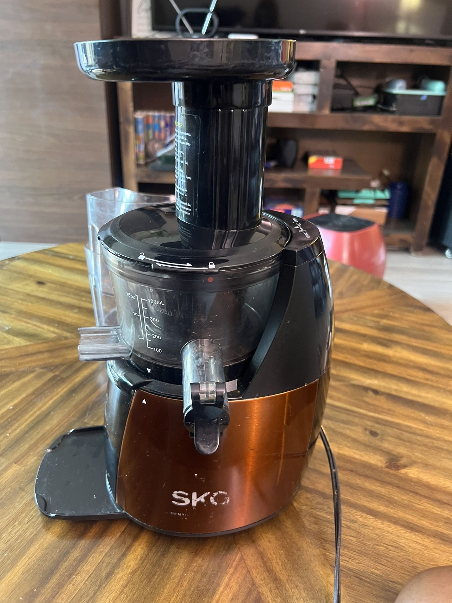 SKG Slow Masticating Juicer