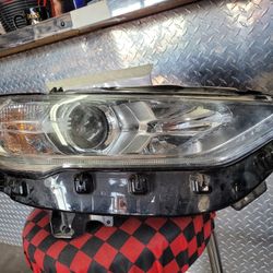 2017 - 20 - FORD FUSION- RIGHT- HEADLIGHT 