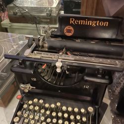 1920s Remington Typewriter