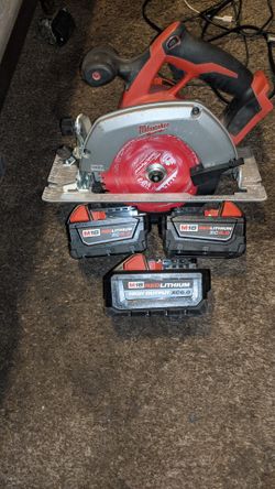 Milwaukee Circular Saw With 3 Batteries 