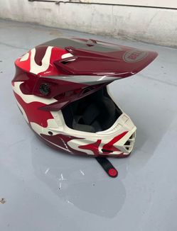 Moto-9S Flex 22.06 Ferrandis Méchant Red / Silver 2024 (Size Large)