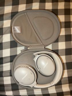 Bose Quietcomfort 45 Headphones + Case