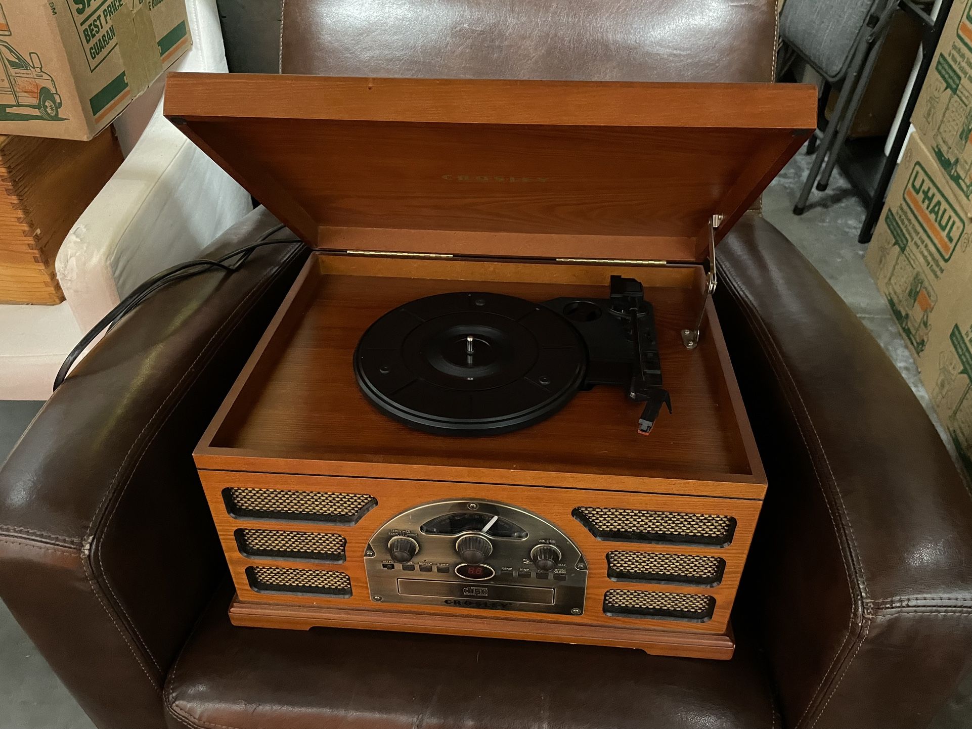 Retro Record Player With Speakers