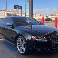 Audi S5 2009 V8