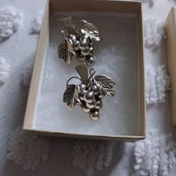 🍇Sterling Silver Grape/Leafs Pendant And Earrings 