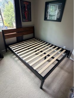 Solid wood modern bedframe queen