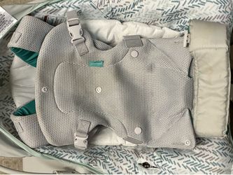 Infantino  Flip 4- in-1 Light & Airy Convertible Carrier