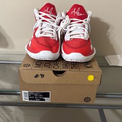 Nike Kyrie 8 Men’s.     9 Women’s 10.5