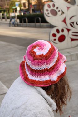 🧶✨ Handmade Crochet Bucket Hat – Lesbian Themed ✨🧶🏳️‍🌈