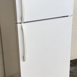 Appamet Size Refrigerator/ Refrigerador 