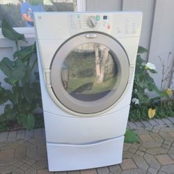 Whirlpool Duet gas dryer with pedestal 