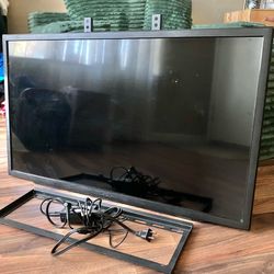 Westinghouse 32” flat screen tv