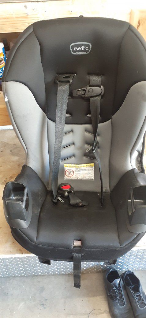 EvenFlo Baby/Toddler Seat 2019 Well Taken Care Of $100 Obo