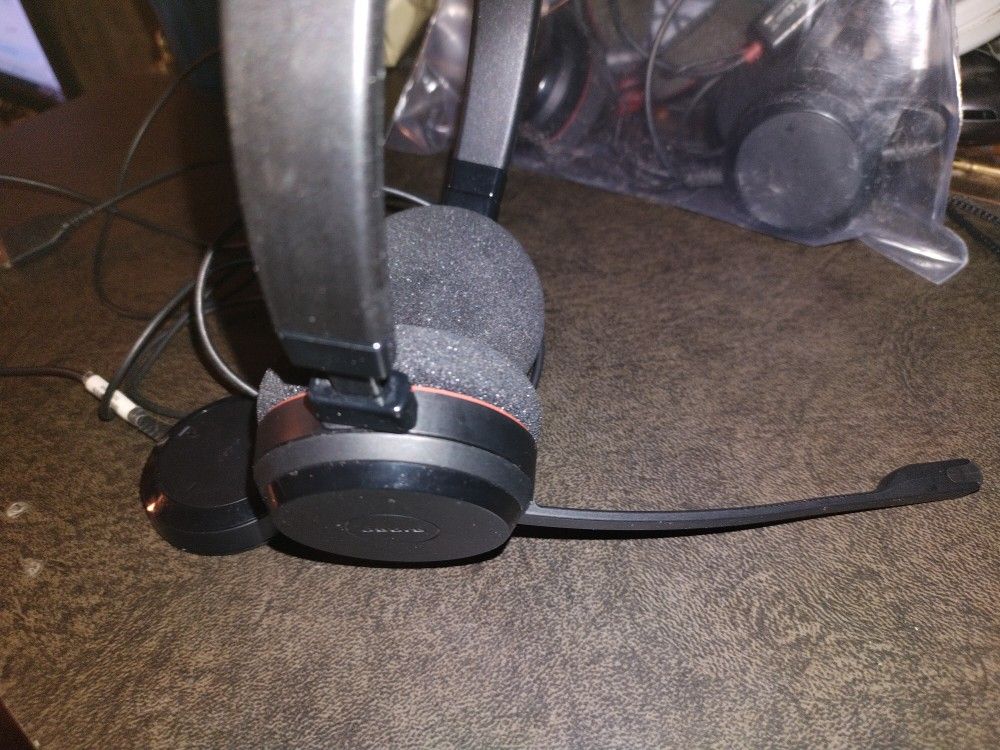 Jabra & Plantronics USB Headsets for computer. Audiculares para computadora.