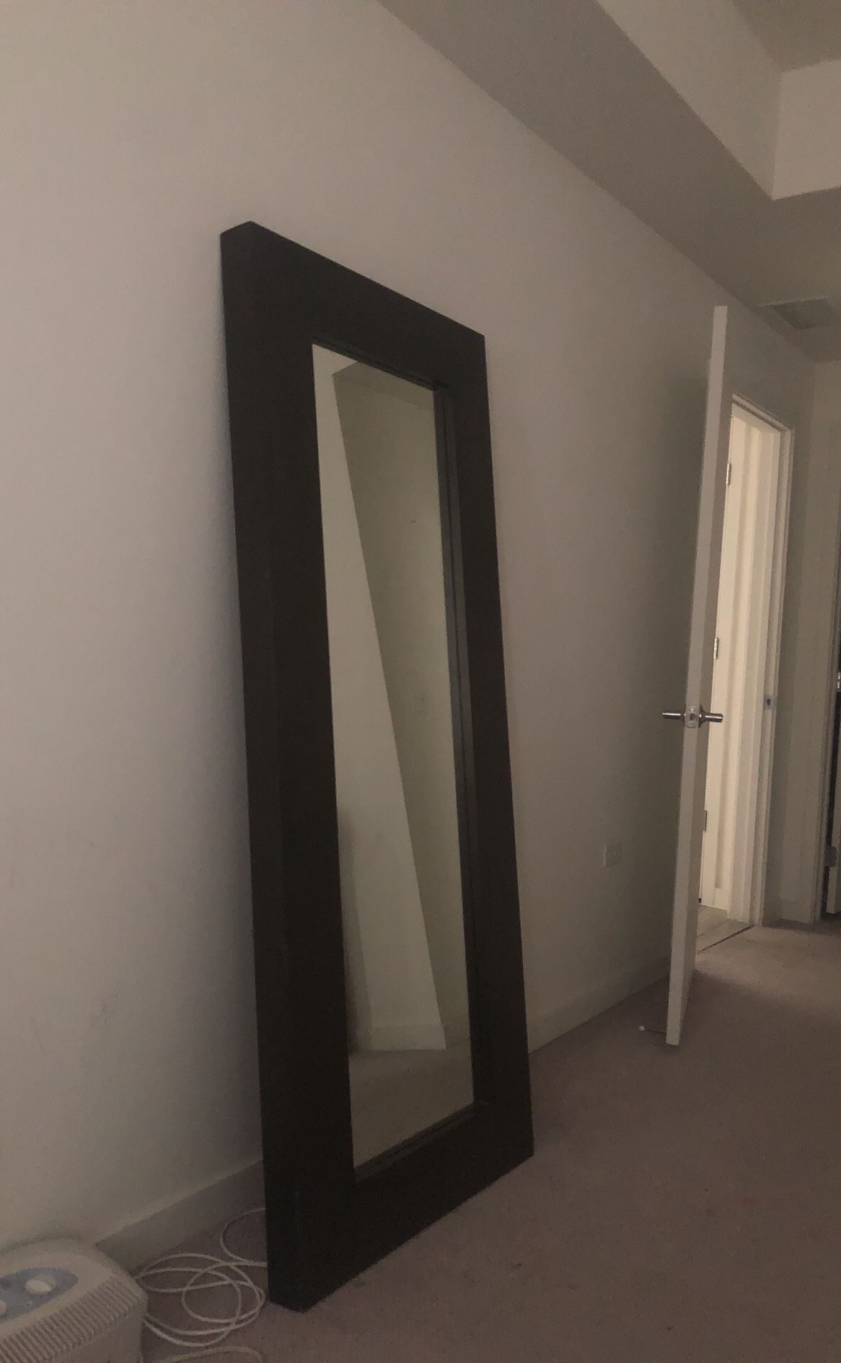 Wall mirror