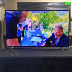 65 Inch TCL Roku 4k Smart Beautiful Tv Comes With Remote Control Shows Great Quality Clear Picture Works Fantastic Guaranteed 