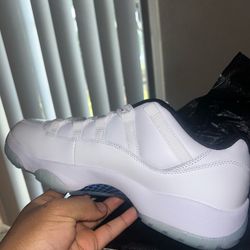 Jordan 11 Retro Low Legend Blue 