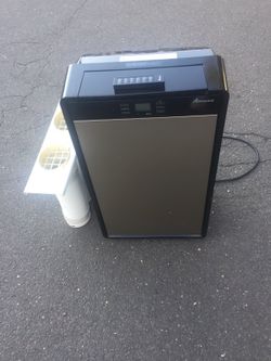 Amana portable air conditioner 14,000 btu like new condition