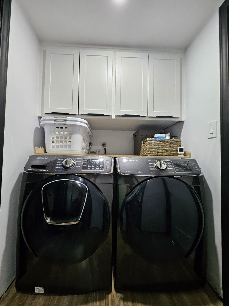 Samsung washer freezes up ($250 estimate to fix). Dryer works fine. Must go together. 