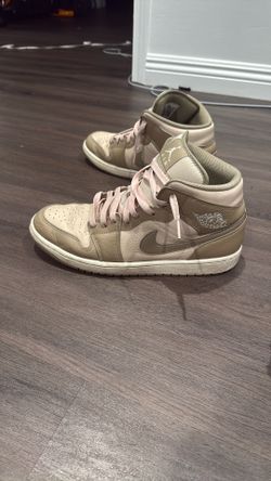 Jordan 1 mid