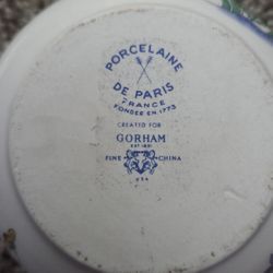 Small Porcelain Dish With Lid