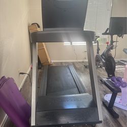 Freemotion Treadmill great condition.