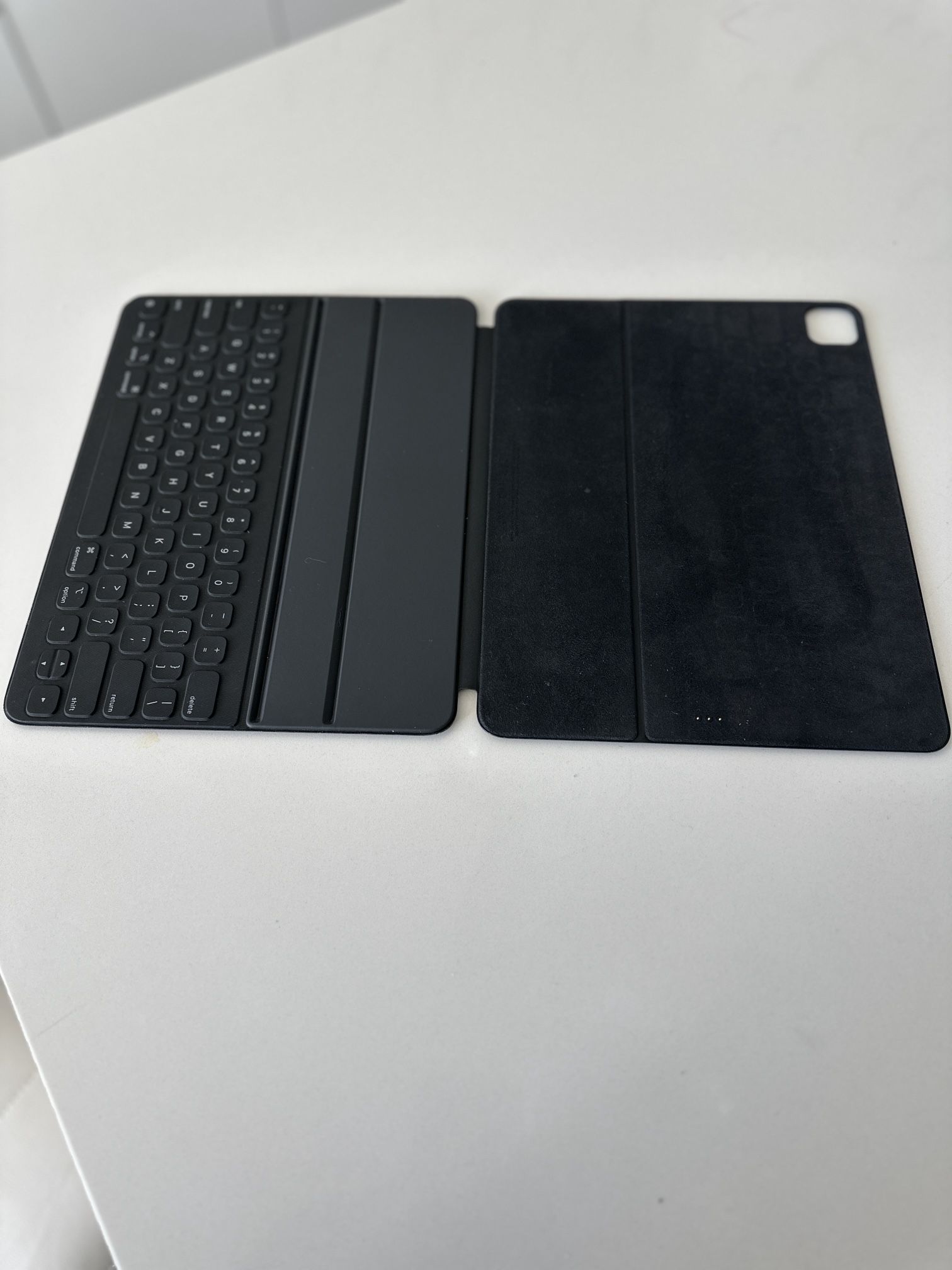 Apple iPad Pro 11 Keyboard Folio 