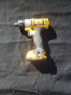 Dewalt 12V Cordless Drill DCF610 And Battery