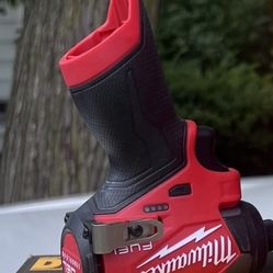 Milwaukee M12 Impact Drill 
