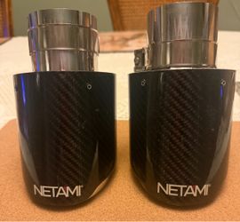 Pair of Netami Carbon Fiber Exhaust Tips - 2.5" Inlet / 3.5" Outlet (New, Unused)