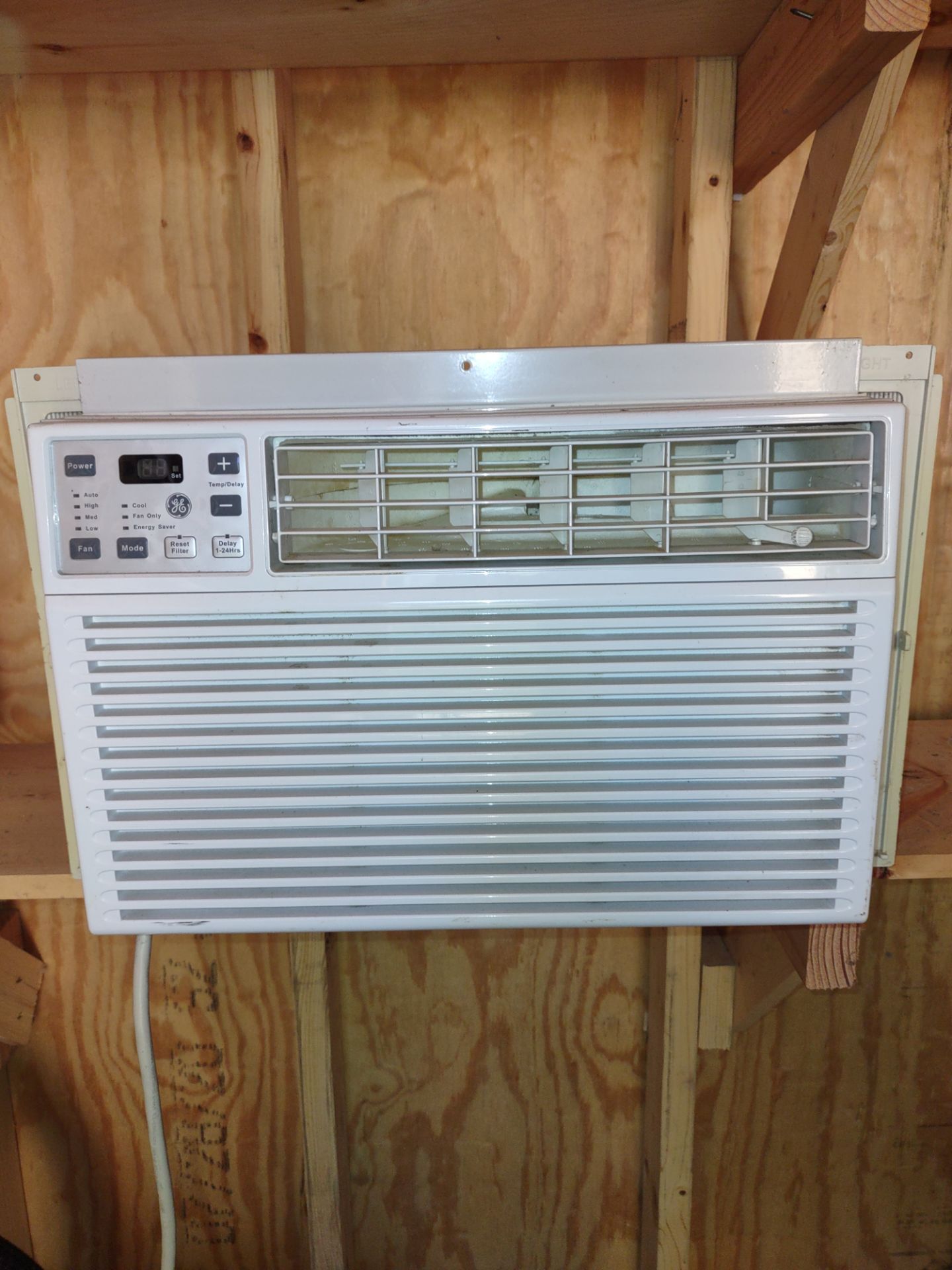Air Conditioner 8050 BTU