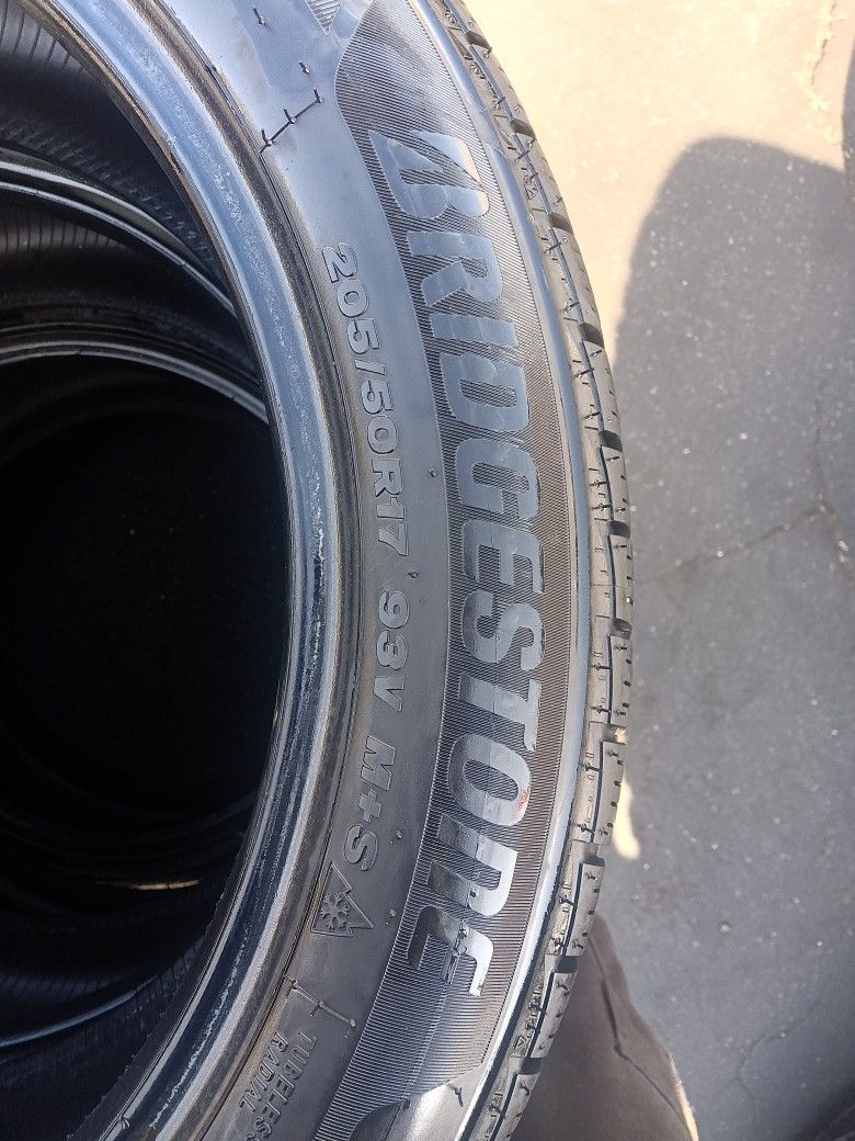 2 Llantas 205 50 R17 Bridgestone Weather Peak