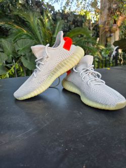 Adidas Yeezy Boost 350 V2 Sneakers