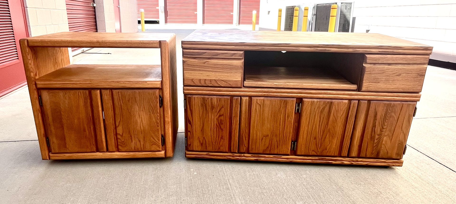 Cabinet/Console - TV/Stereo Console & TV Cart
