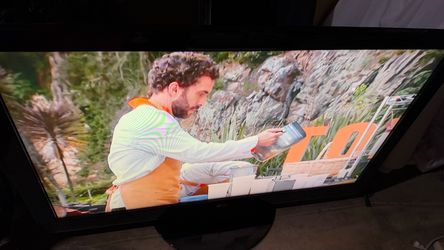 LG TV 55” (No Smart TV)