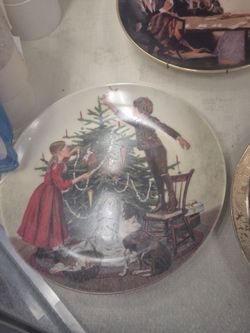Vintage Christmas Scene Decorative Collector Plate