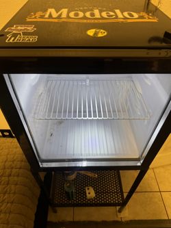 Modelo Mini Fridge