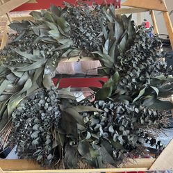 Bees And Willow Mix Eucalyptus Wreath