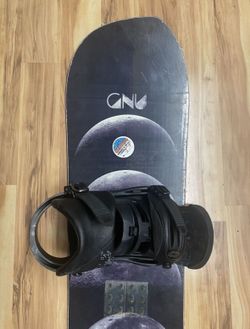 GNU Space Case Snowboard 153cm with Burton Custom Bindings Size L