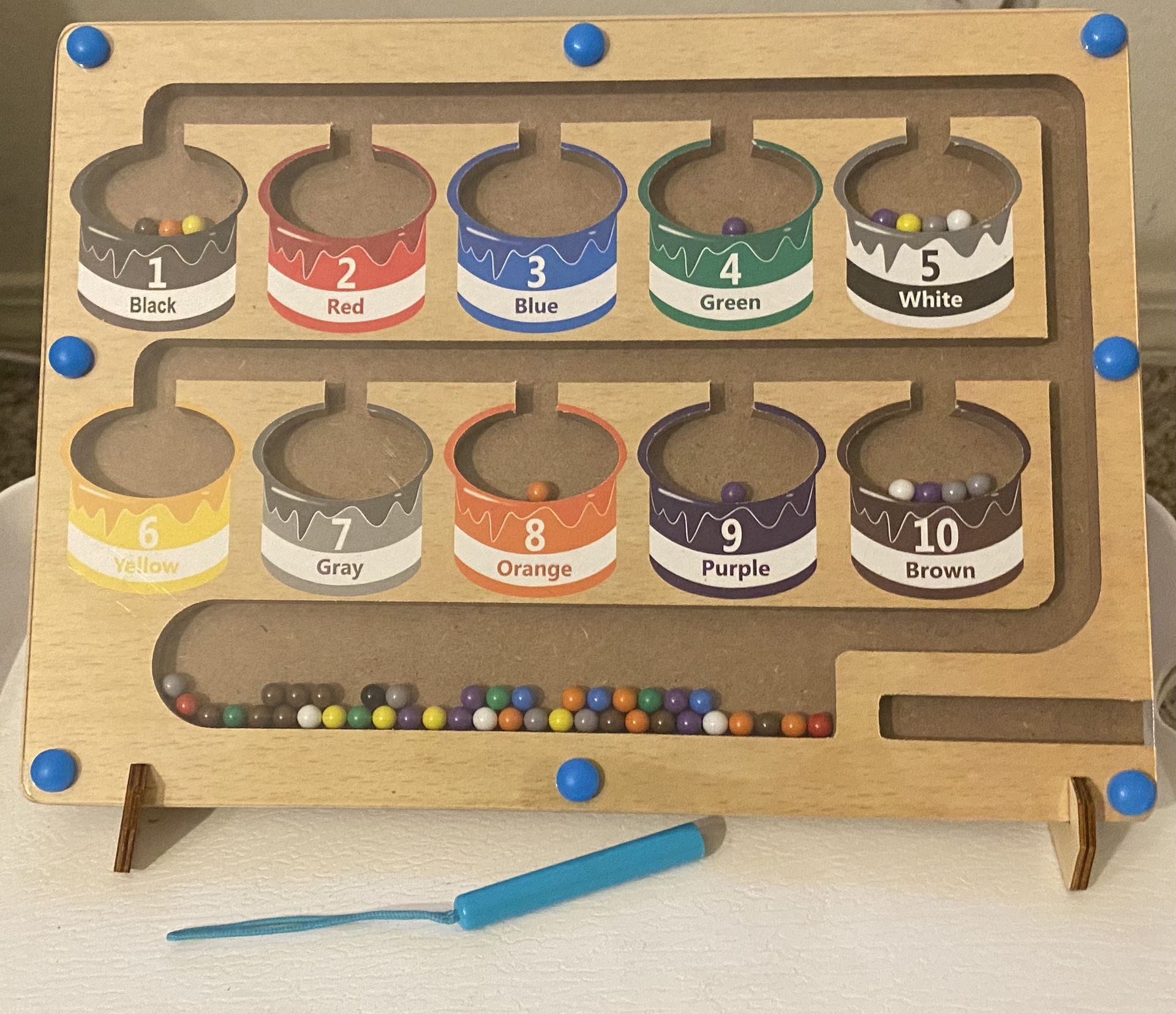 Magnetic Color Sorting Maze