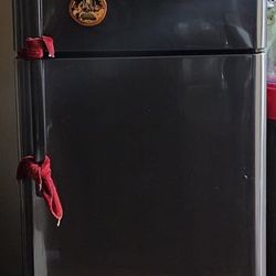 Frigidaire Refrigerator 
