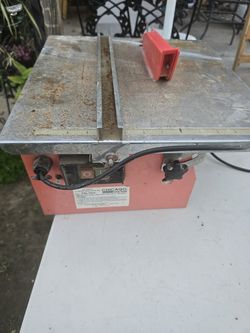 Chicago electric wet tile saw