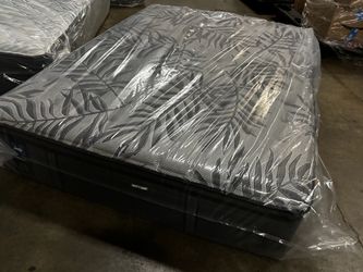 New Full Sealy Posturepedic Firm PillowTop Mattress