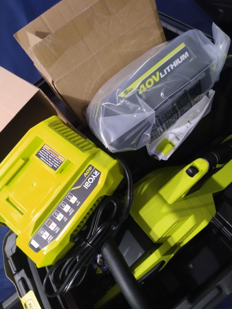 RYOBI 40V Chainsaw Kit Including 5.0ah Battery and Charger