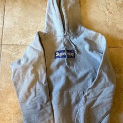 Supreme Sweater , size Small