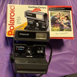 Polaroid 600 Close Up Instant Film Camera