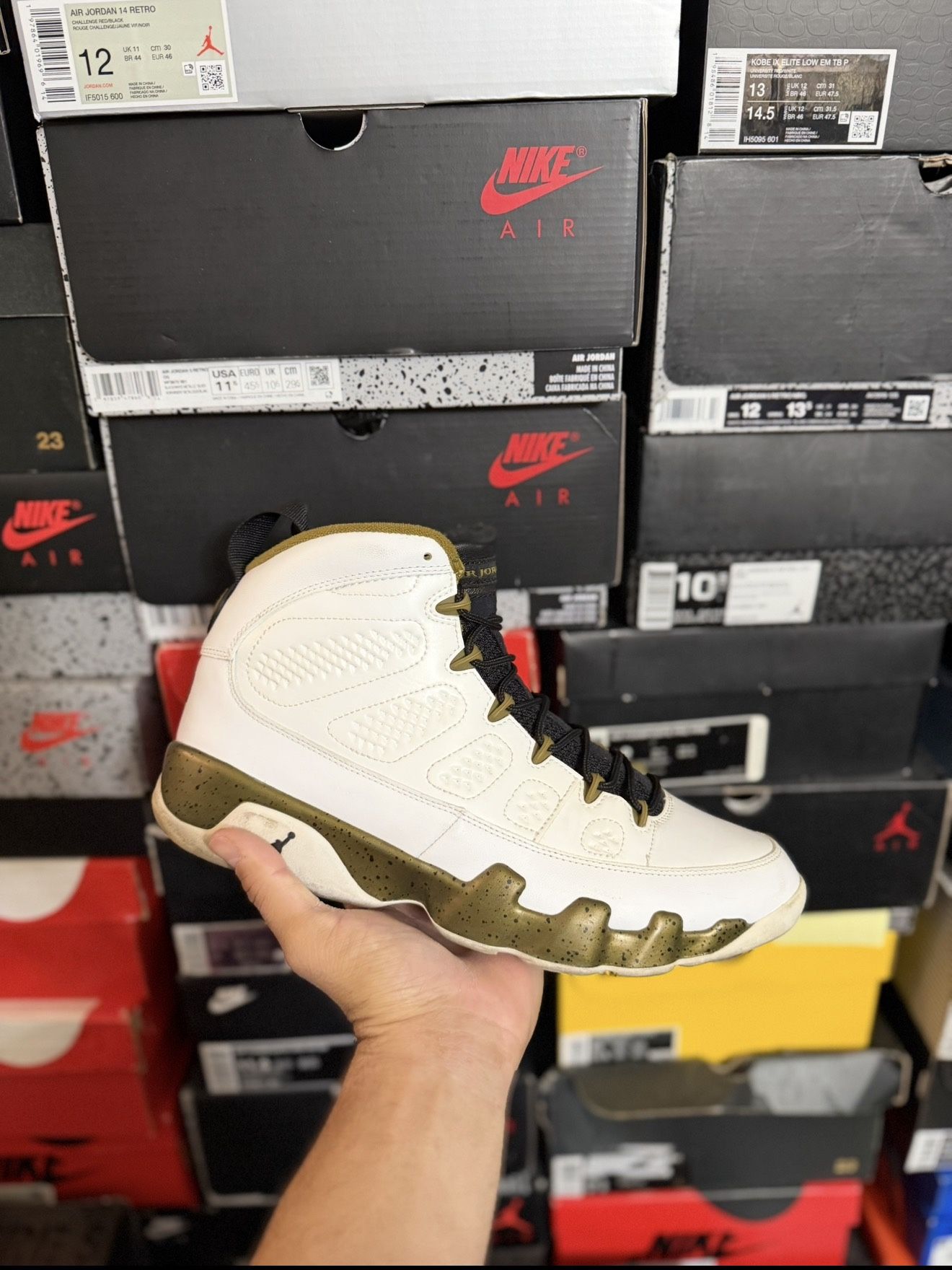 Jordan Statue 9s size 11 VNDS 