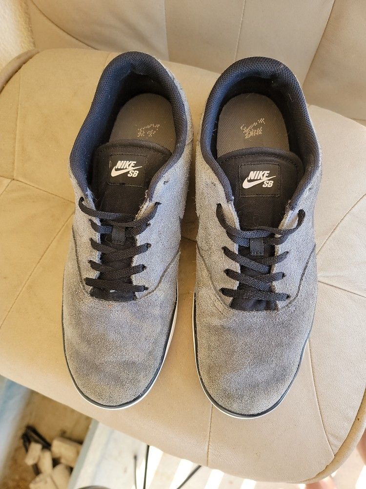 Nike check suede hot sale